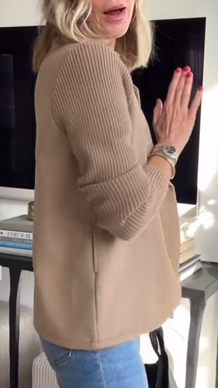 Margriet | Dubbelgeknoopte blazer met gebreide mouwen